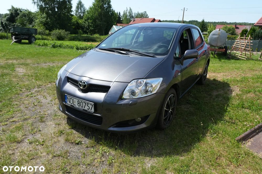 Toyota Auris 1.6 VVT-i Sol - 1