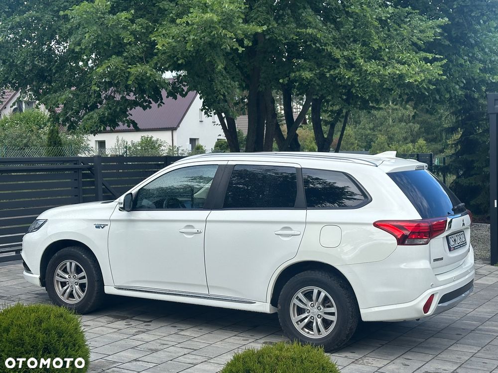 Mitsubishi Outlander 2.0 4WD Plus - 18