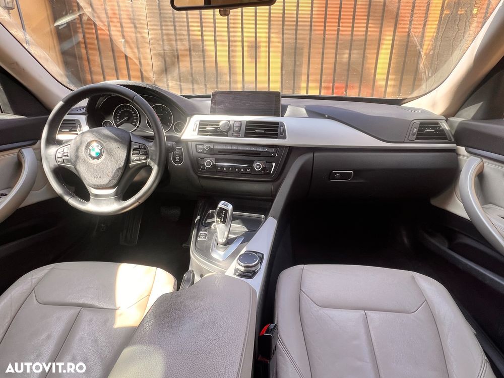 BMW Seria 3 320d Aut. - 12