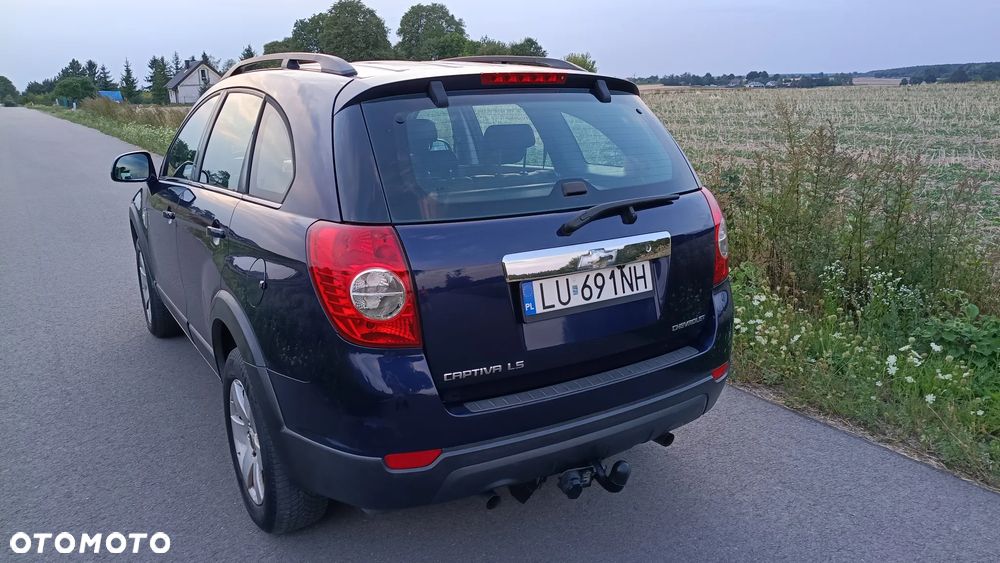 Chevrolet Captiva 2.4 LS 5os - 4