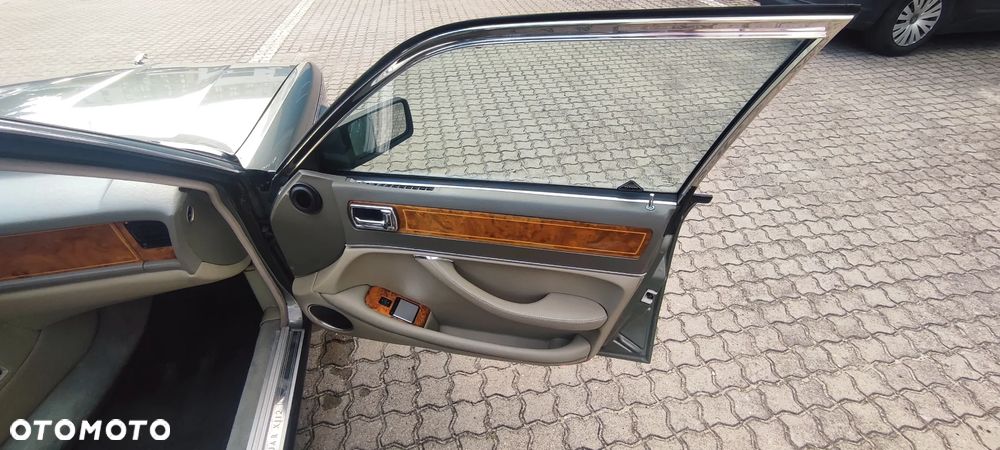 Jaguar XJ XJ12 6.0 - 7