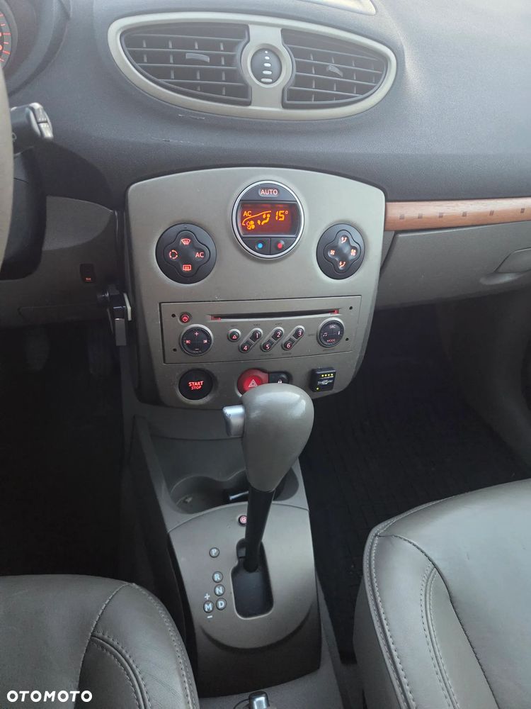 Renault Clio - 23