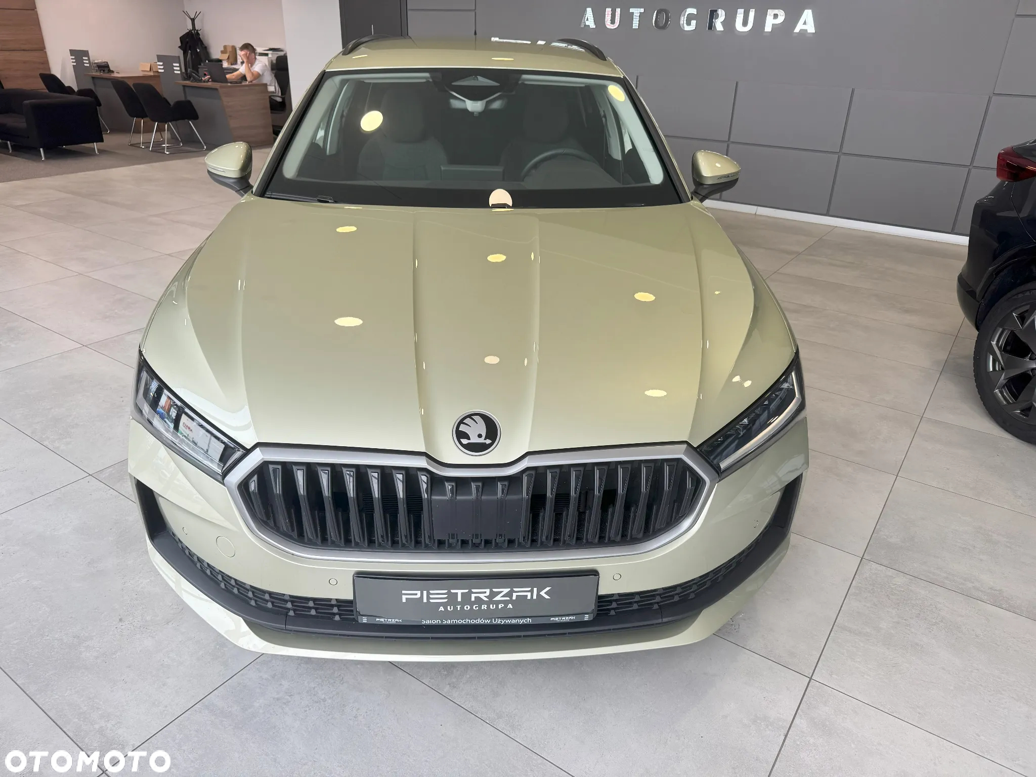 Skoda Superb 2.0 TDI SCR Essence DSG - 2