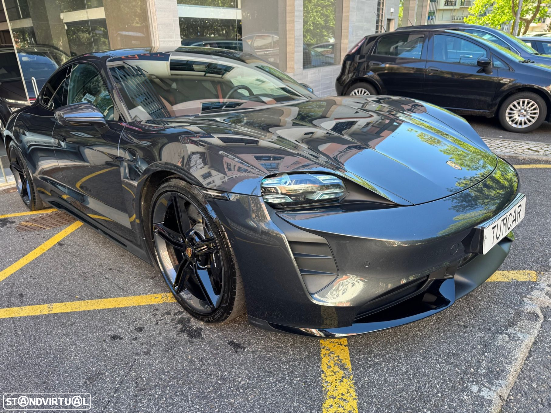 Porsche Taycan Turbo - 42