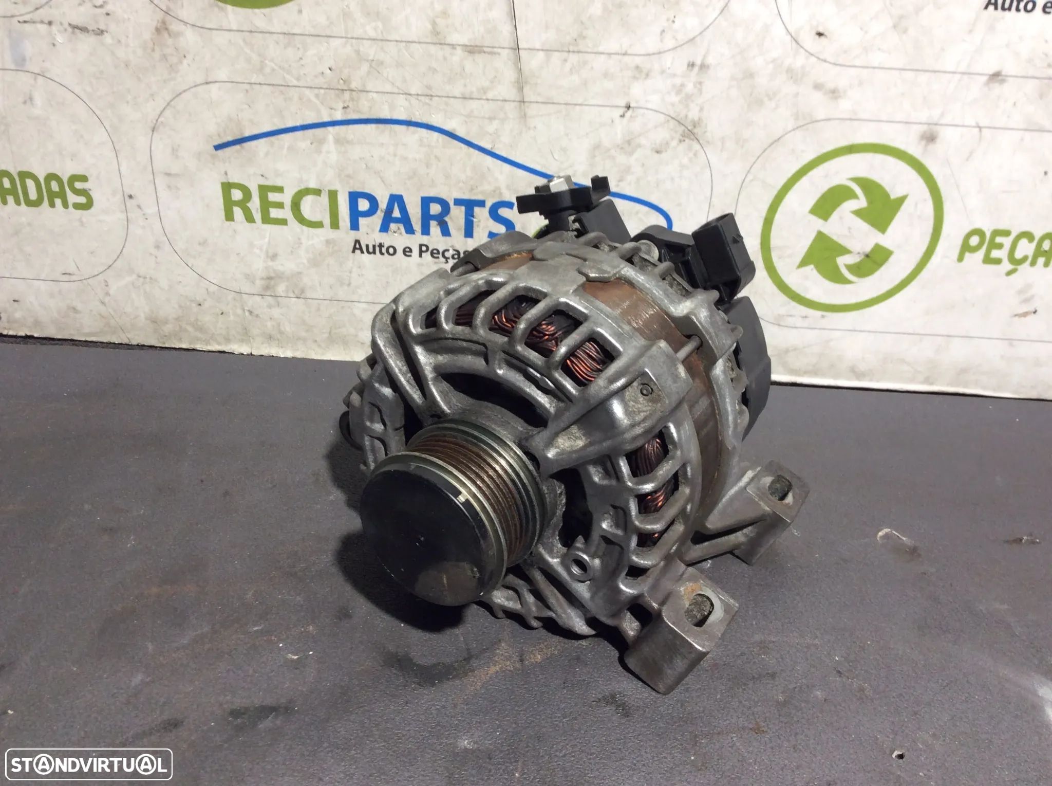 Alternador Volvo V40 2.0D 2014 - 1