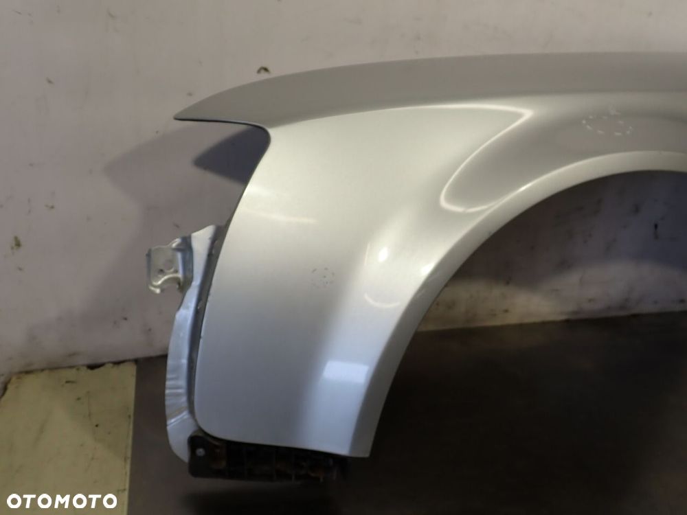 BŁOTNIK LEWY PRZEDNI AUDI A4 B6 - 2