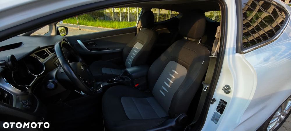 Kia ProCeed - 7