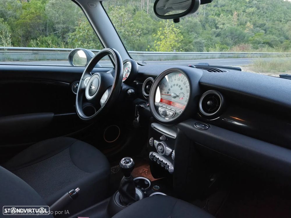 MINI 3 Portas One - 7