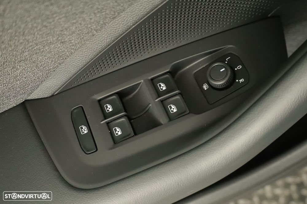 VW Passat Variant 1.5 TSI eHybrid DSG - 19