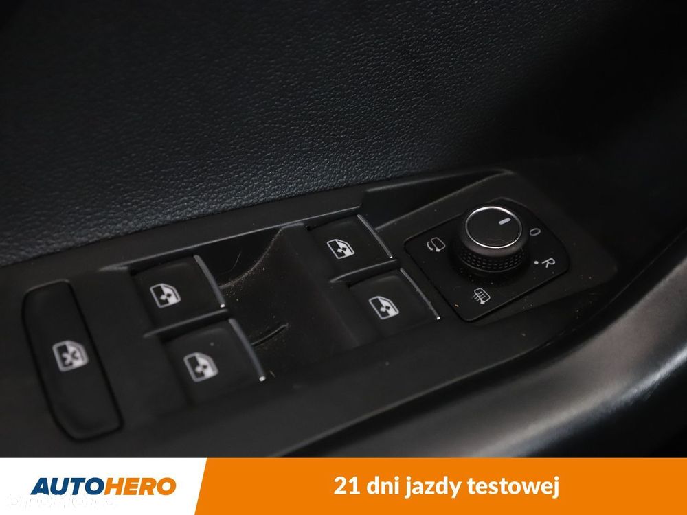 Volkswagen T-Cross - 32