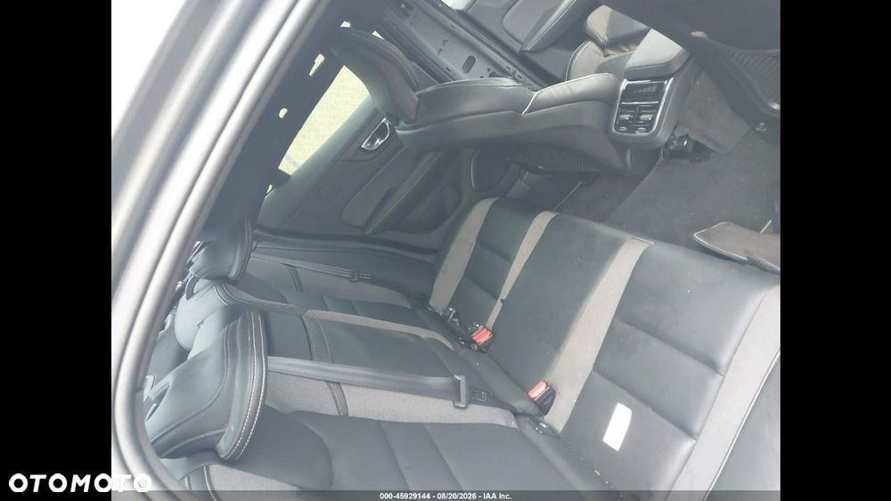 Volvo S60 T5 AWD R-Design - 10