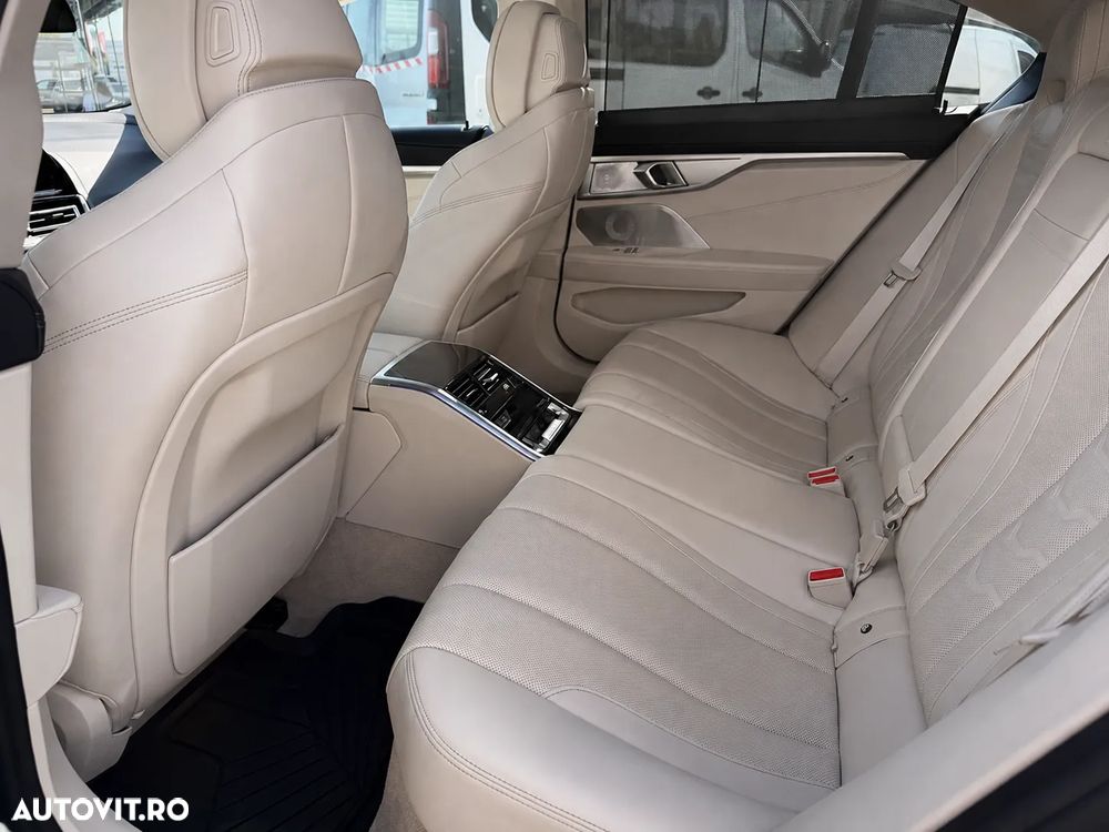 BMW Seria 8 840i xDrive AT - 13