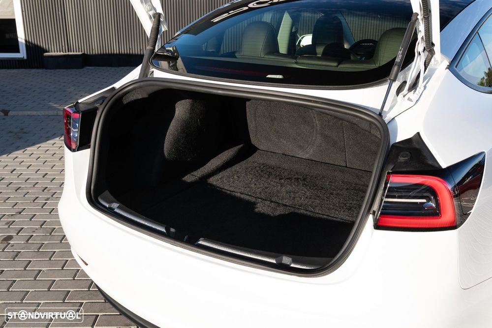 Tesla Model 3 RWD - 12