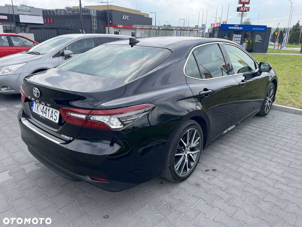 Toyota Camry - 5
