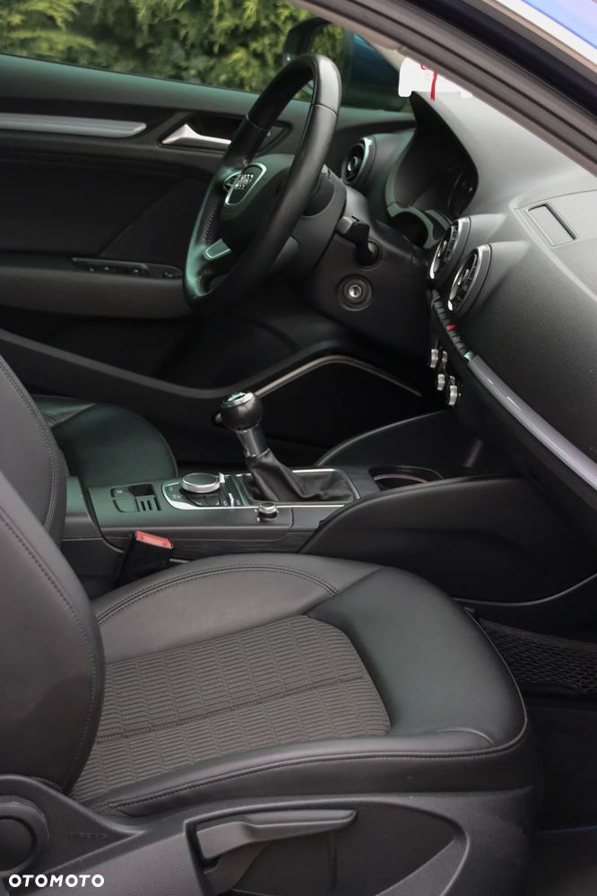 Audi A3 Sportback 2.0 TDI Ambiente - 7