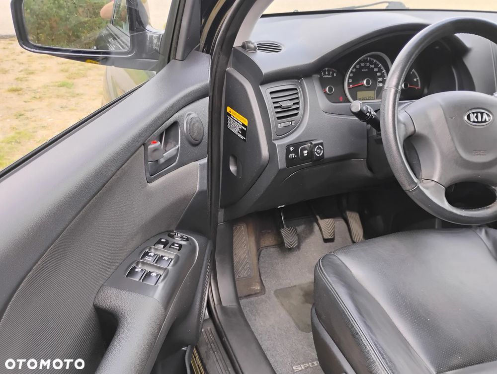 Kia Sportage 2.0 LX - 23
