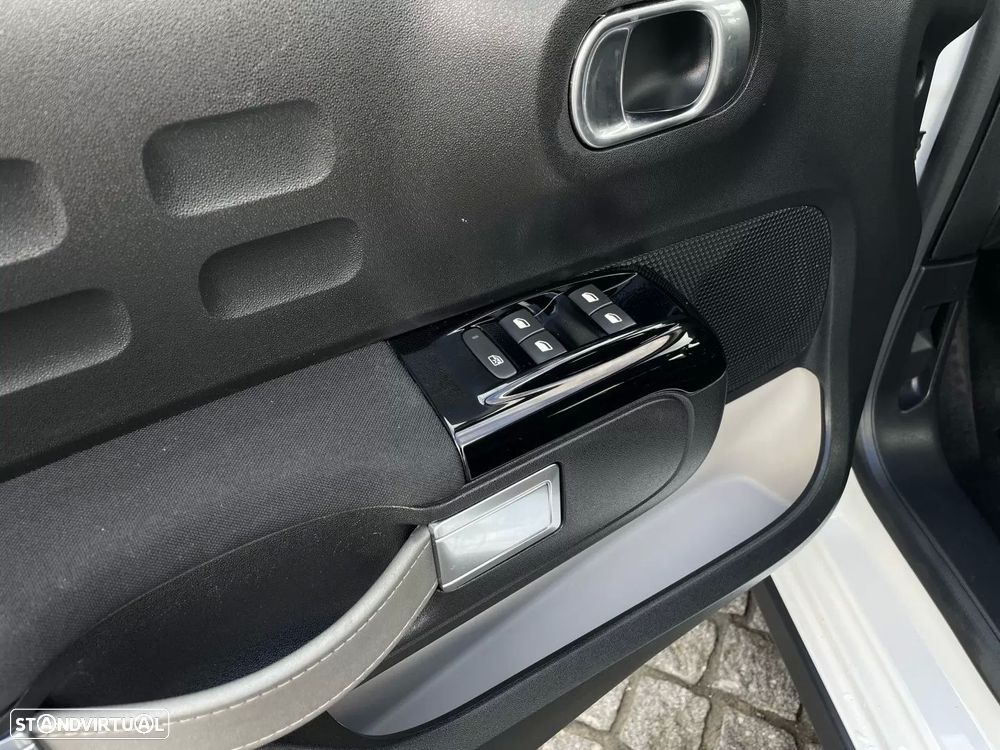 Citroën C3 1.2 PureTech Shine - 18