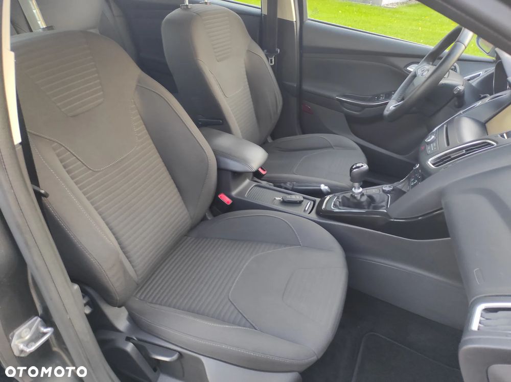 Ford Focus 1.6 TDCi DPF SYNC Edition - 14