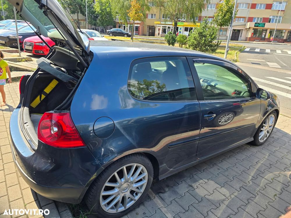 Volkswagen Golf - 1