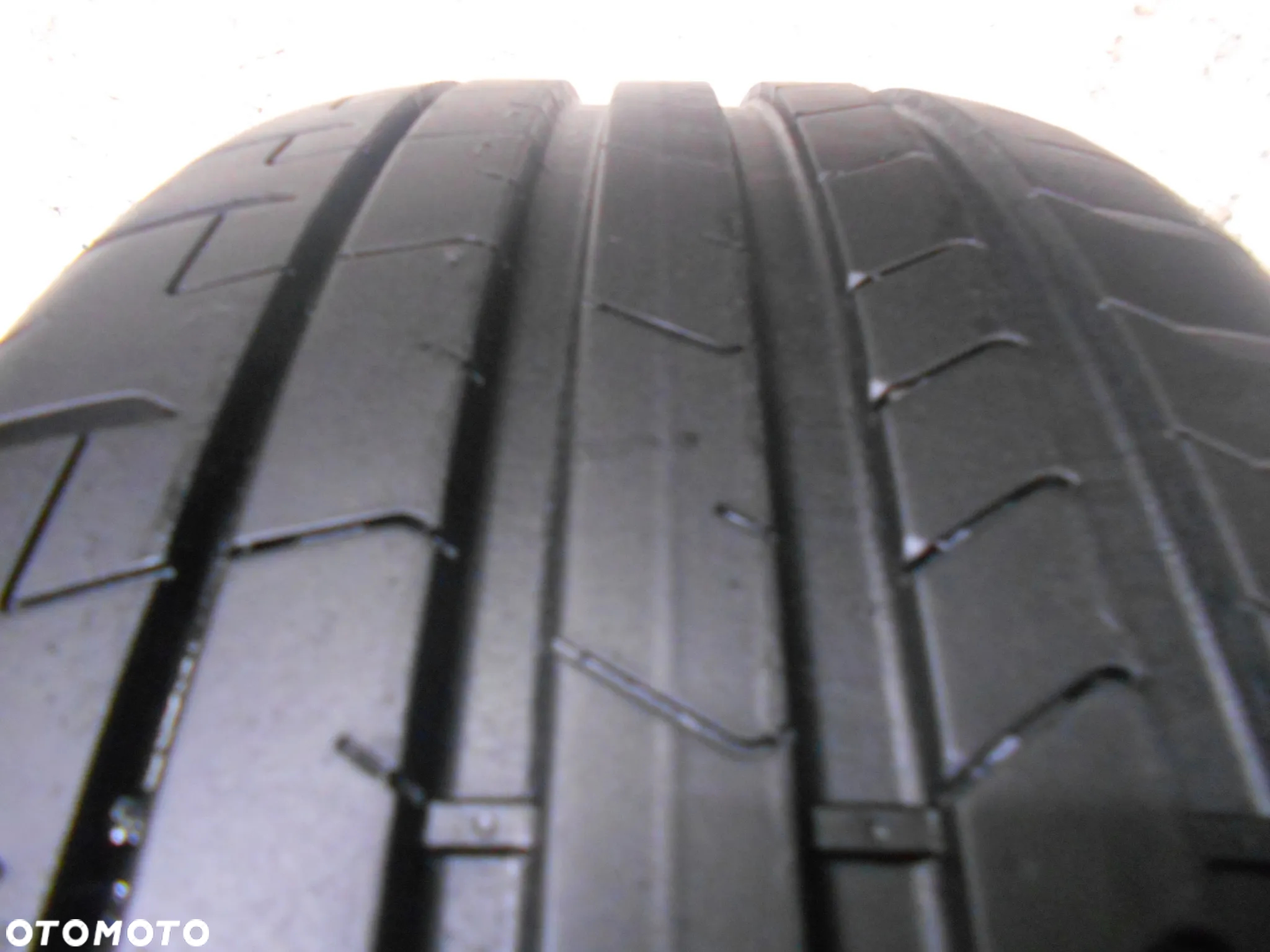 OPONY 235/45R20 PIRELLI P ZERO MO DOT 1325 /  5023 6.6MM - 2