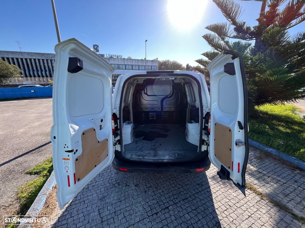 Ford Transit Courier - 18