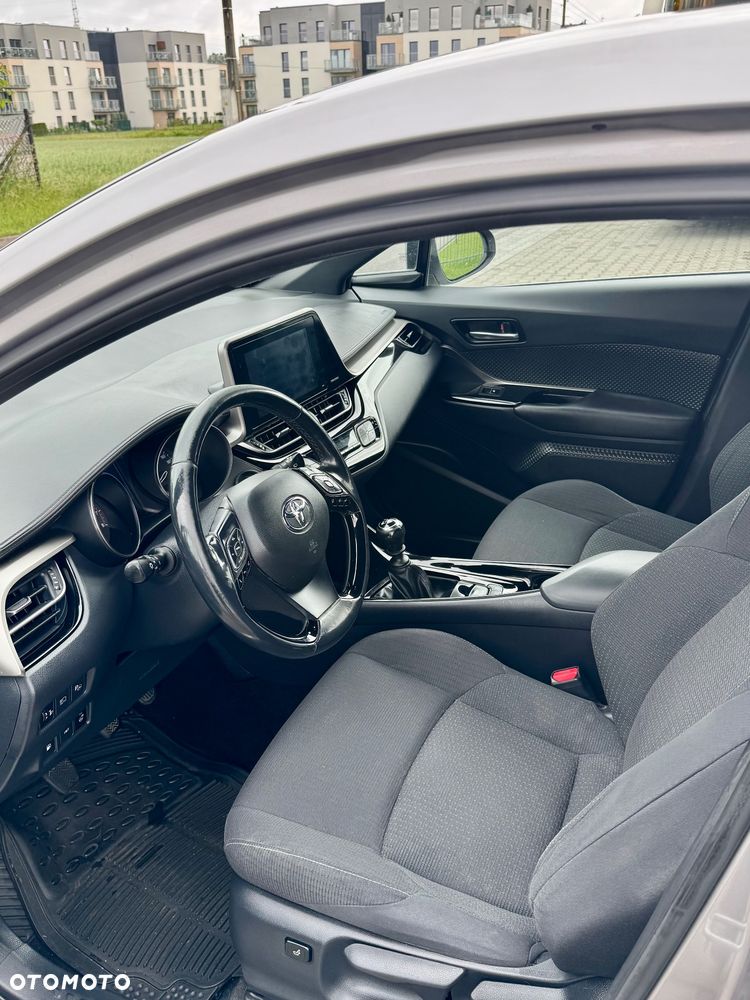 Toyota C-HR 1.2 Turbo Team Deutschland - 13
