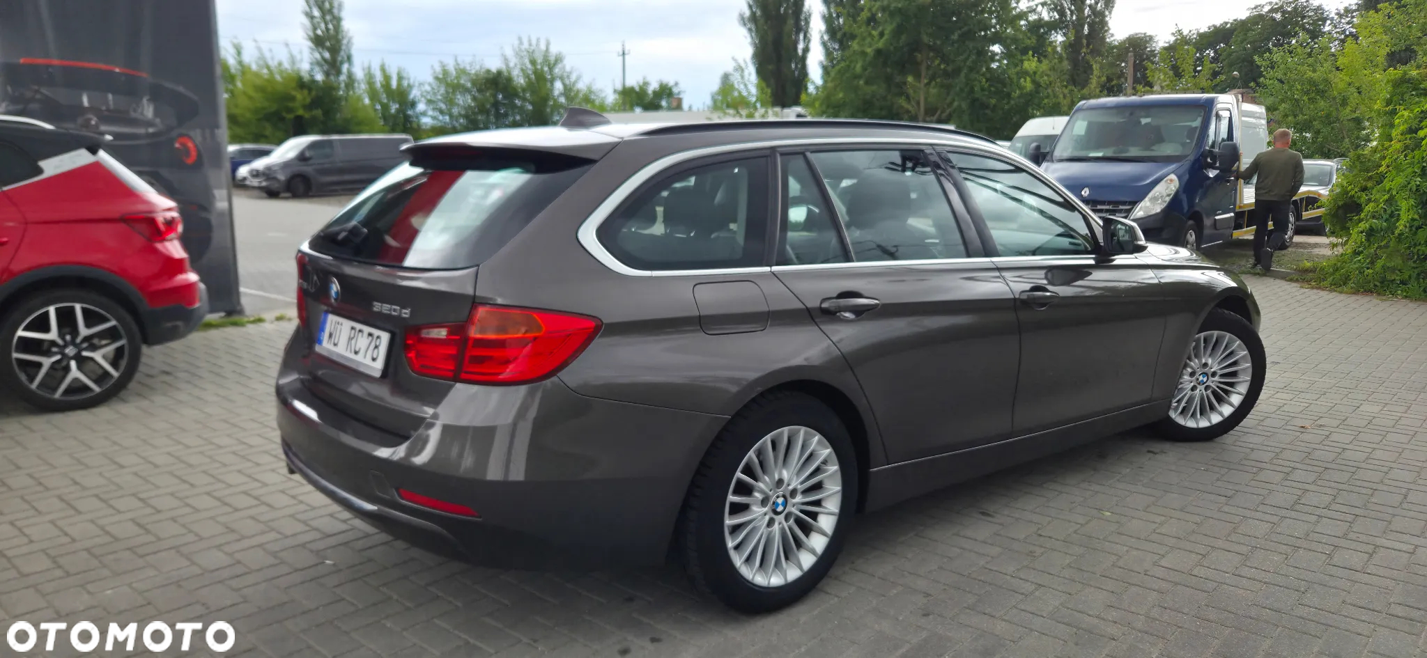 BMW Seria 3 320d Touring xDrive Sport Line - 16