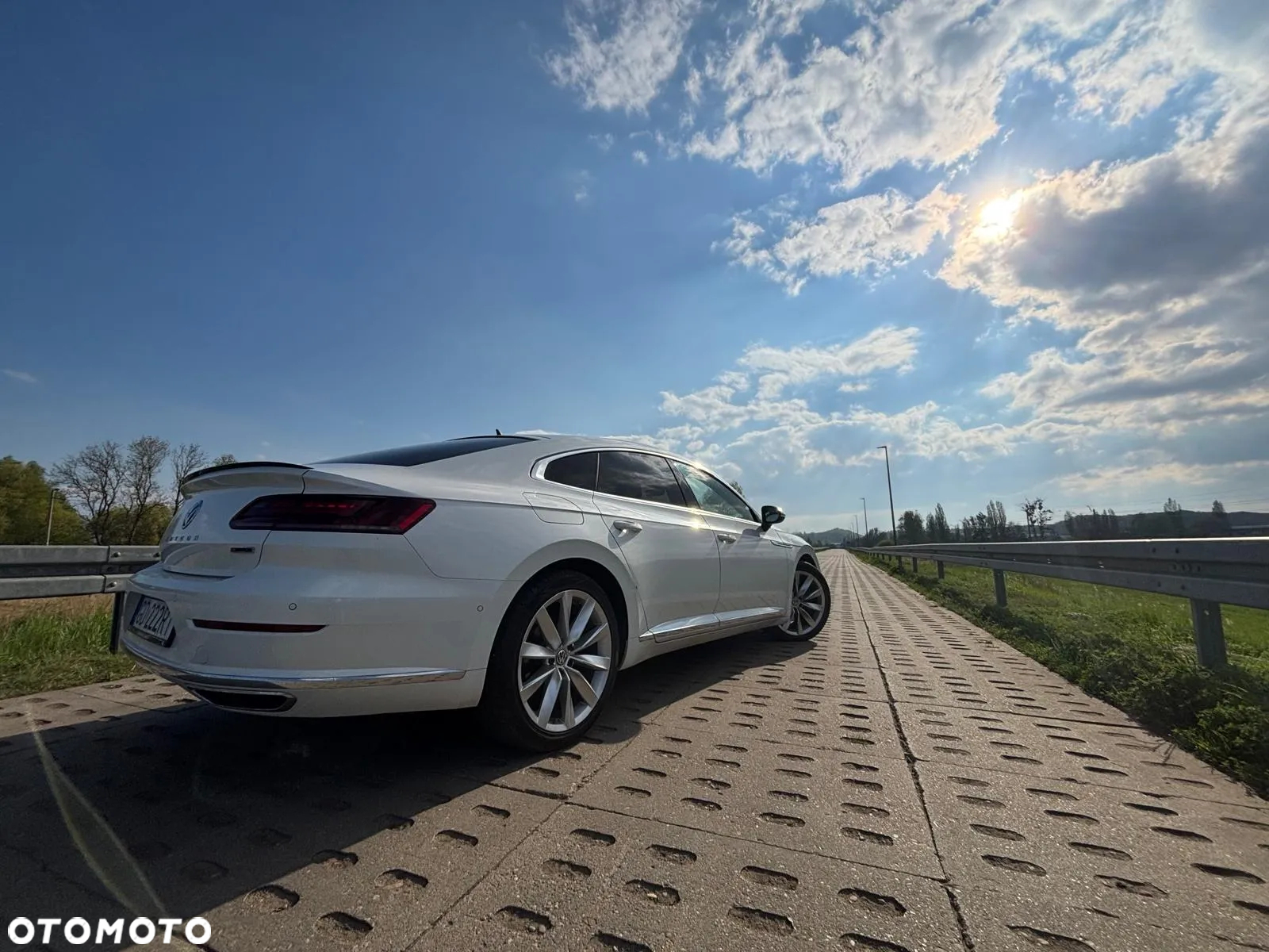Volkswagen Arteon 2.0 TDI Bi-Turbo SCR 4Mot Elegance DSG - 3