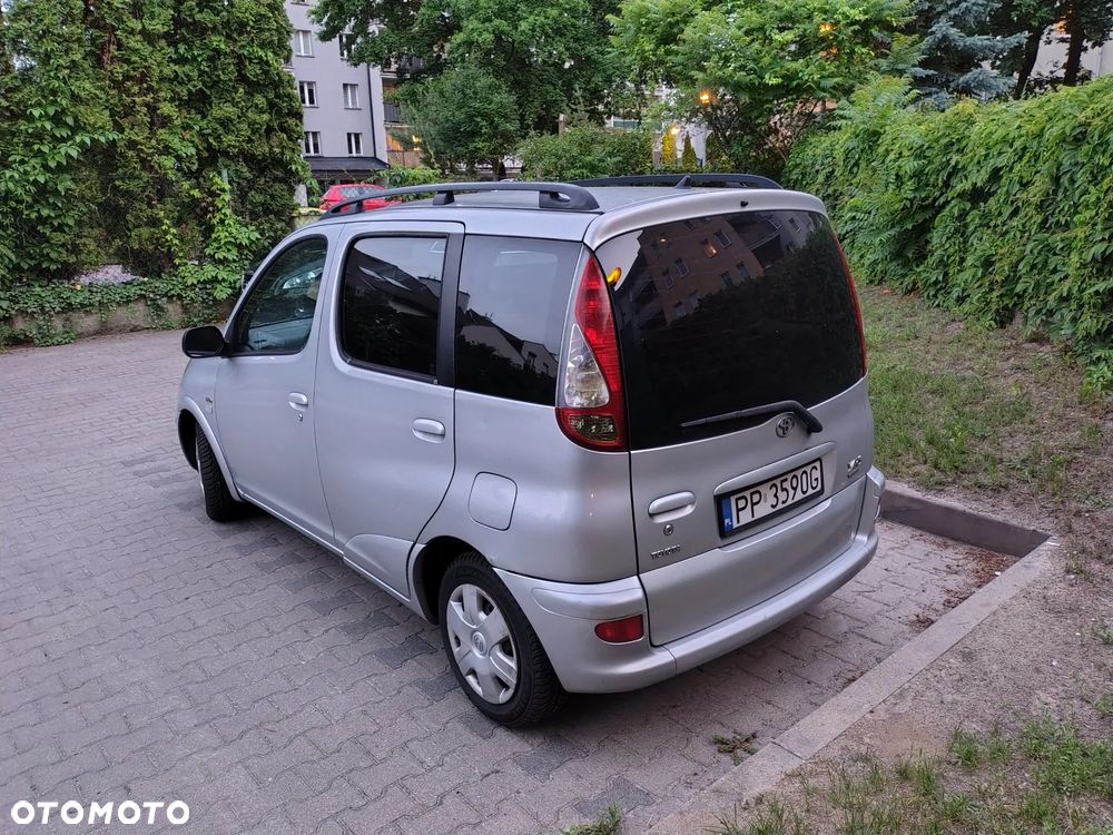 Toyota Yaris Verso 1.4 D-4D Sol - 2