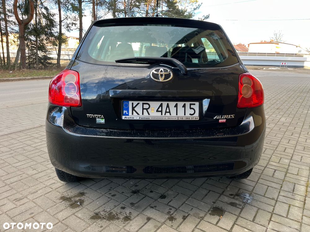 Toyota Auris 1.4 D-4D Premium - 4