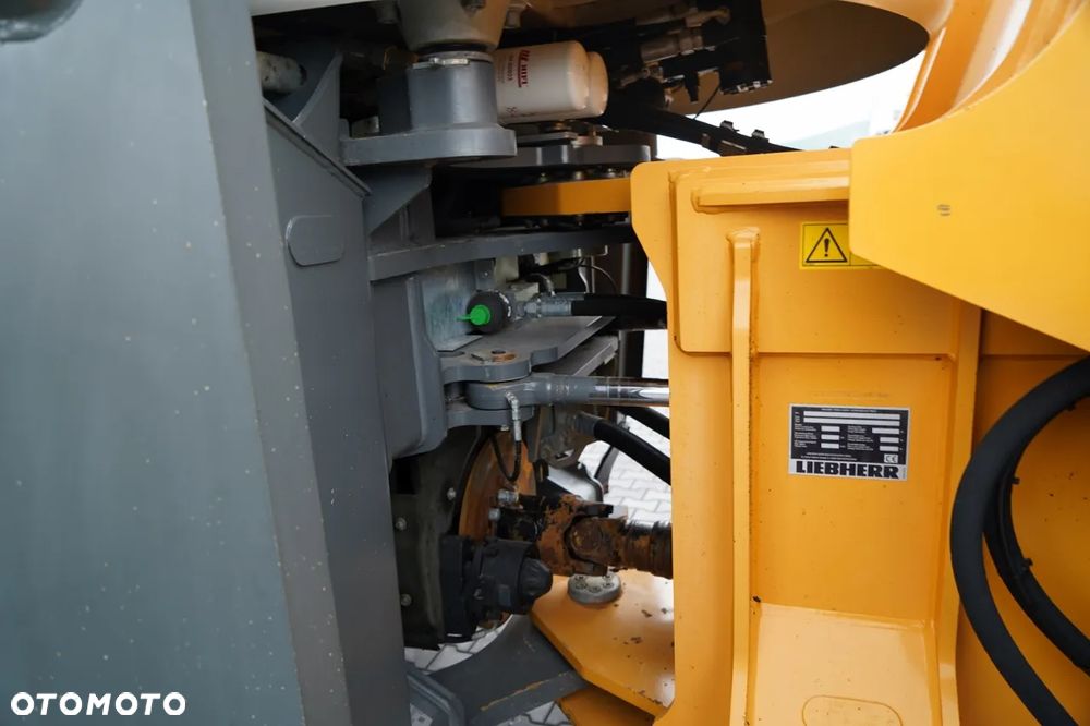 Liebherr L 576 XPower / ŁADOWARKA  CZOŁOWA  TELSKOPOWA /  POJEMNOŚĆ ŁYŻKI 4,7 M3 - 22