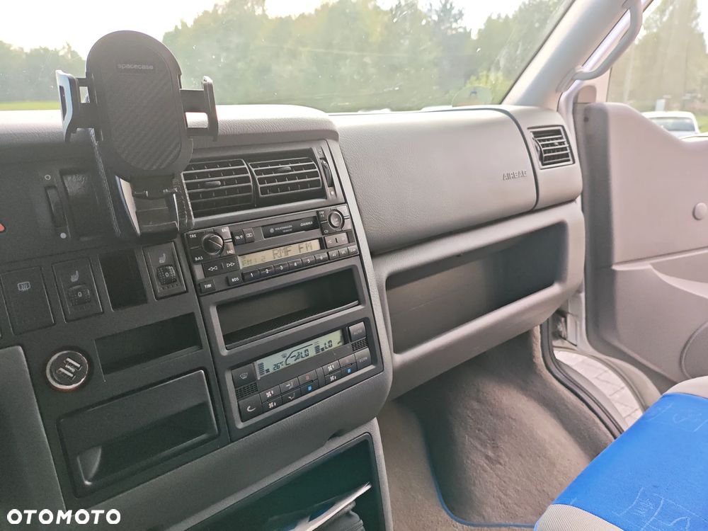 Volkswagen Multivan - 30
