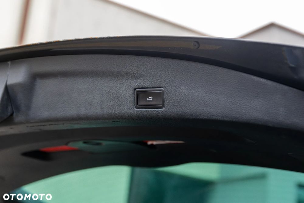 Volkswagen Sharan 2.0 TDI DSG Blue Motion Comfortline - 14