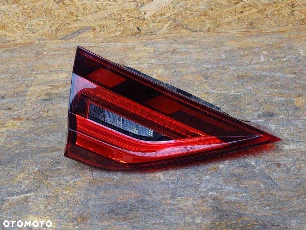 AUDI A1 82A 18- LAMPA LED KLAPY BAGAŻNIKA LEWA TYŁ TYLNA 82A945093C - 1