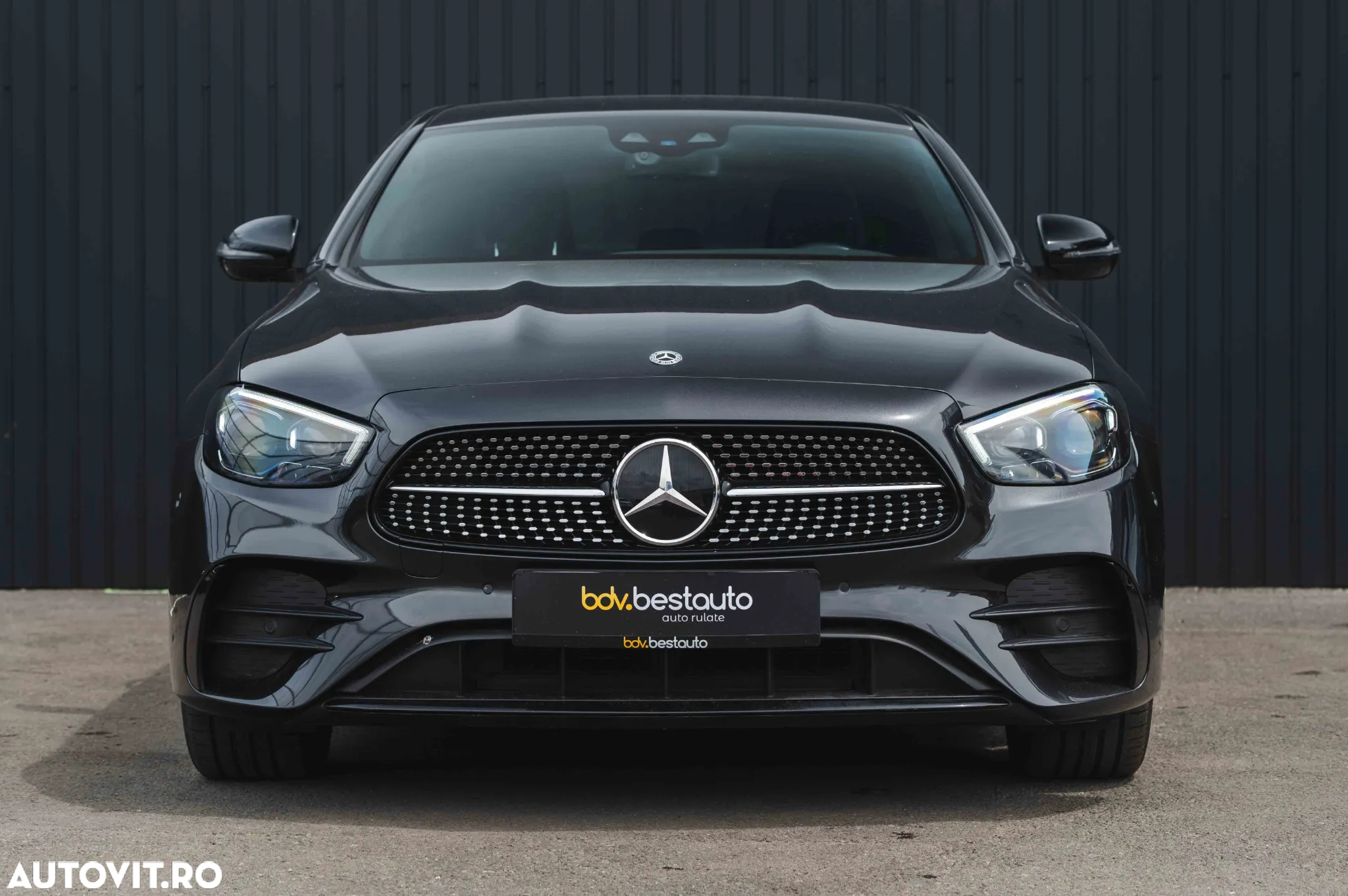 Mercedes-Benz E 300e 4Matic 9G-TRONIC Edition AMG Line - 2