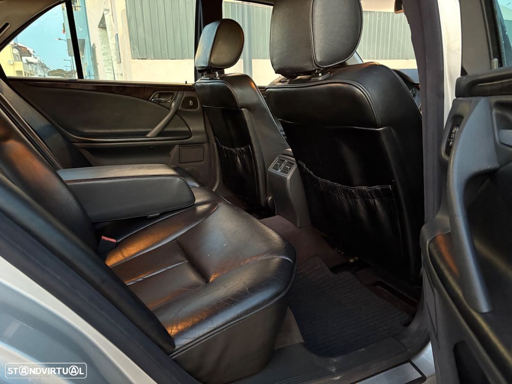 Mercedes-Benz E 240 Classic - 18