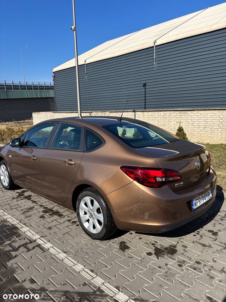 Opel Astra 1.6 EU6 - 8
