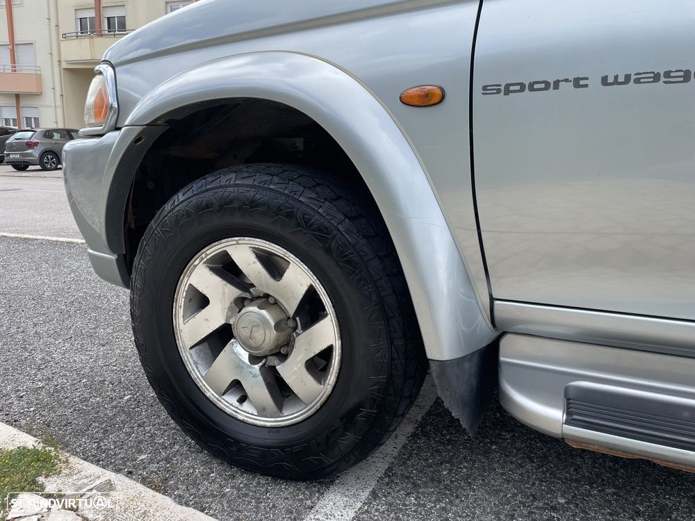 Mitsubishi Pajero Sport 2.5 TD GLS - 23
