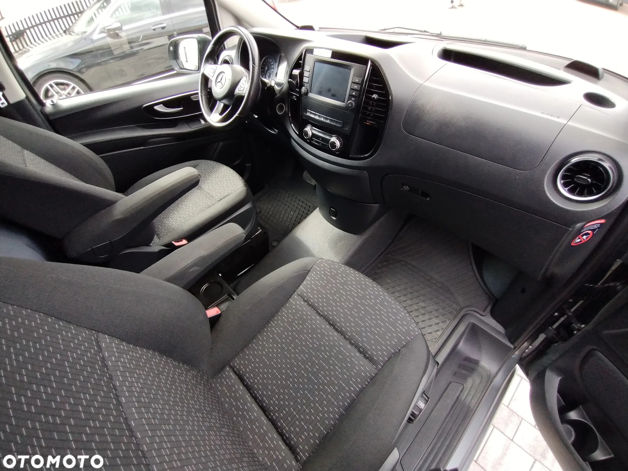 Mercedes-Benz VITO - 19