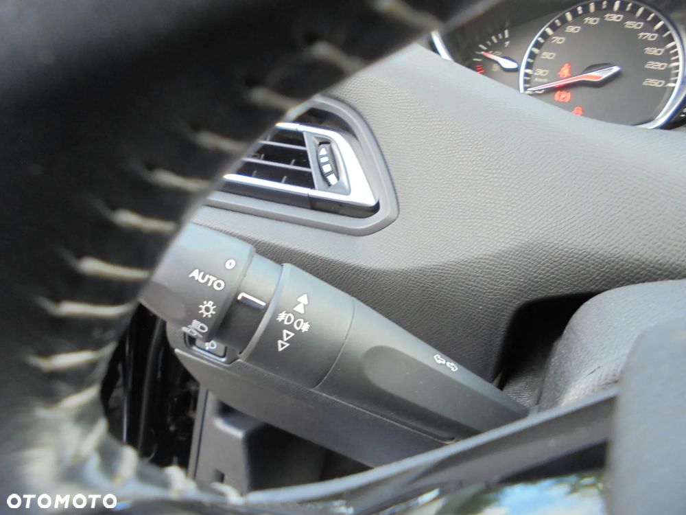 Peugeot 308 BlueHDi 130 Stop & Start Active Business-Paket - 25