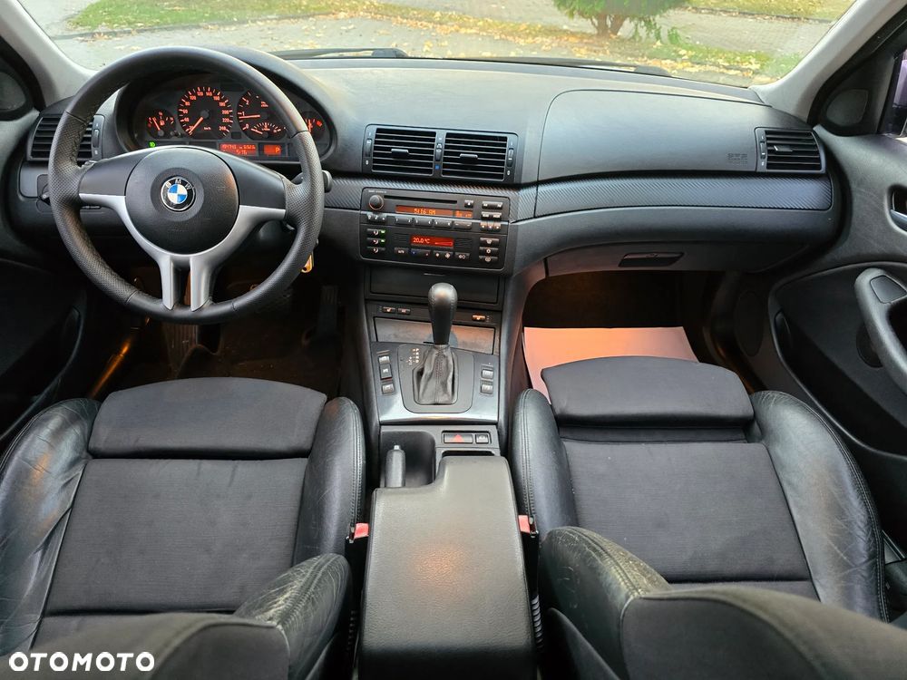 BMW Seria 3 323i - 24