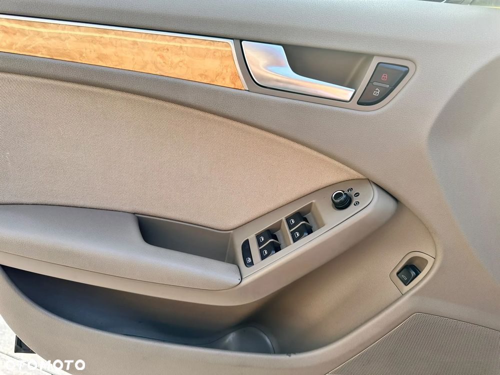 Audi A4 Limousine - 28