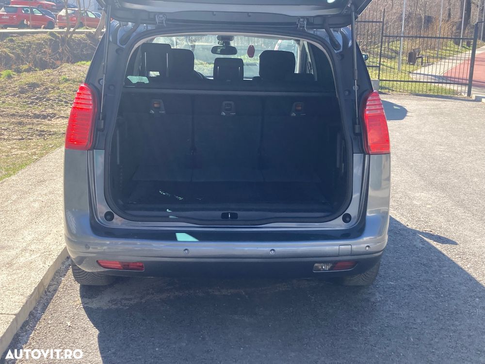 Peugeot 5008 HDI FAP 150 Family - 24