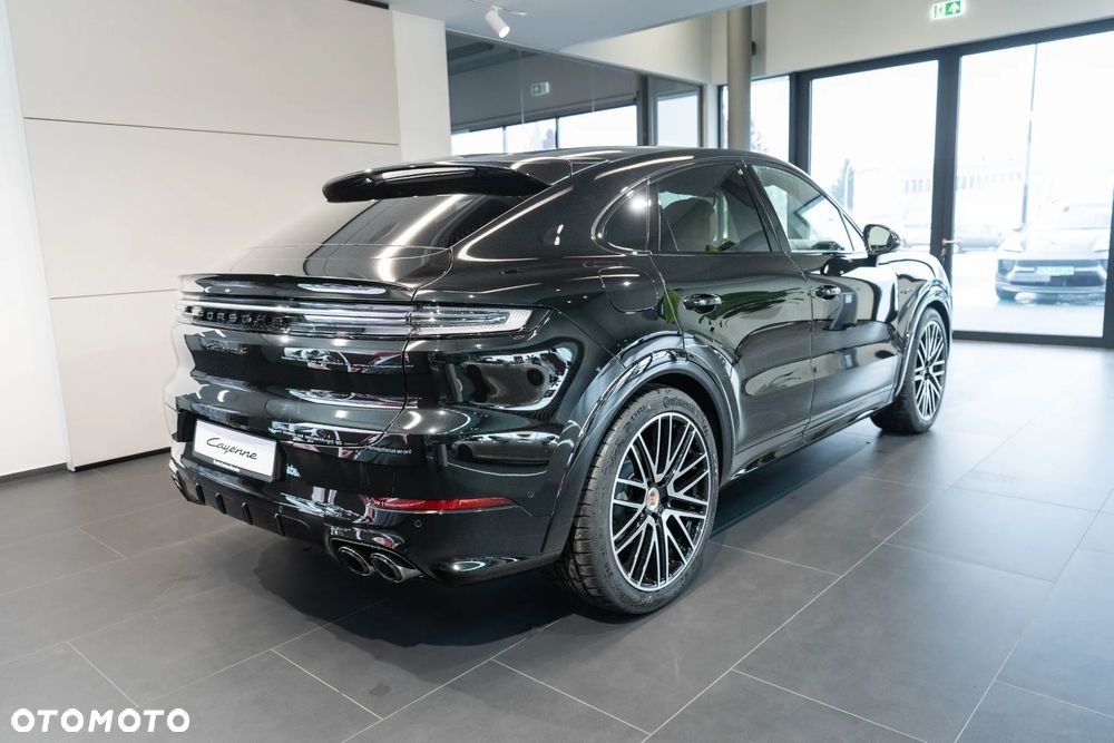 Porsche Cayenne S E-Hybrid PHEV - 3