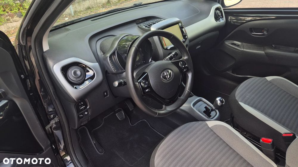 Toyota Aygo x.shift x-play connect - 12