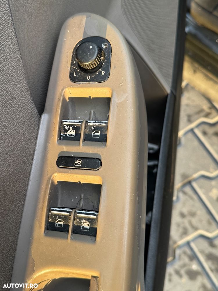 Volkswagen Passat - 11