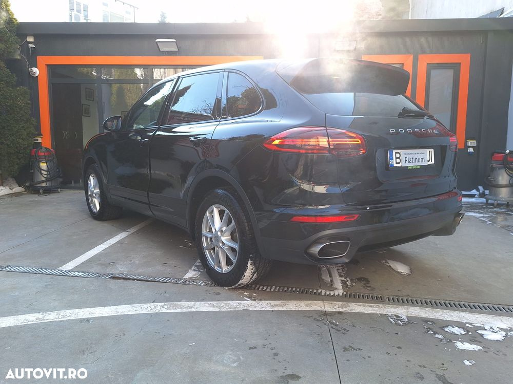 Porsche Cayenne 3.0 L - 2