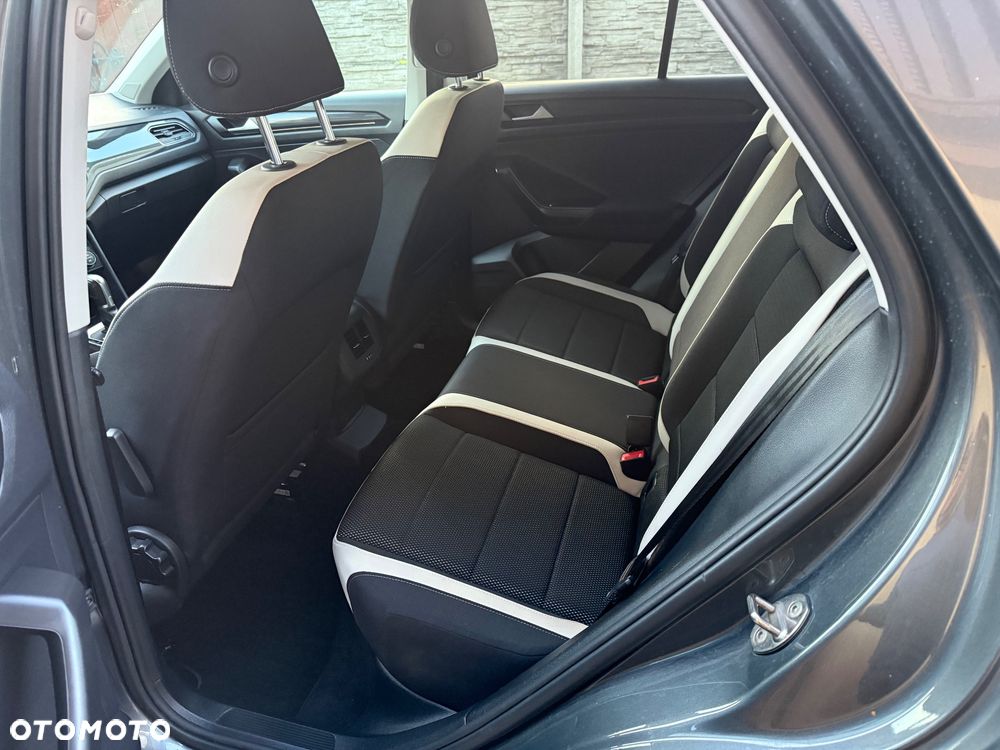 Volkswagen T-Roc - 14