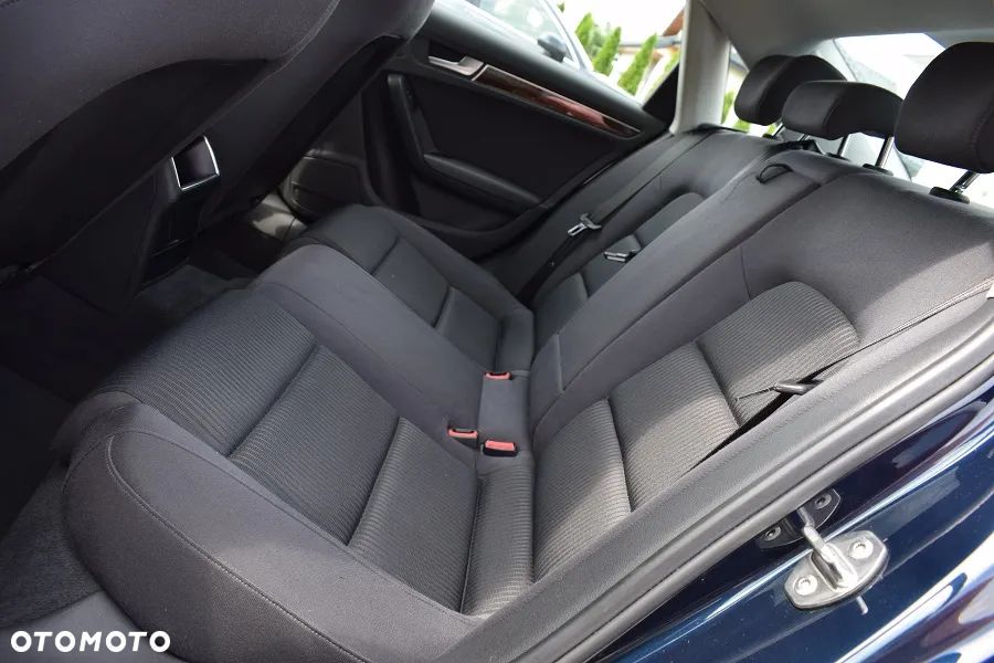 Audi A4 Limousine 2.0 TDI DPF Ambiente - 8