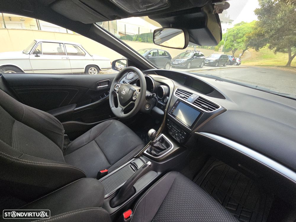 Honda Civic 1.6 i-DTEC Comfort Navi - 28